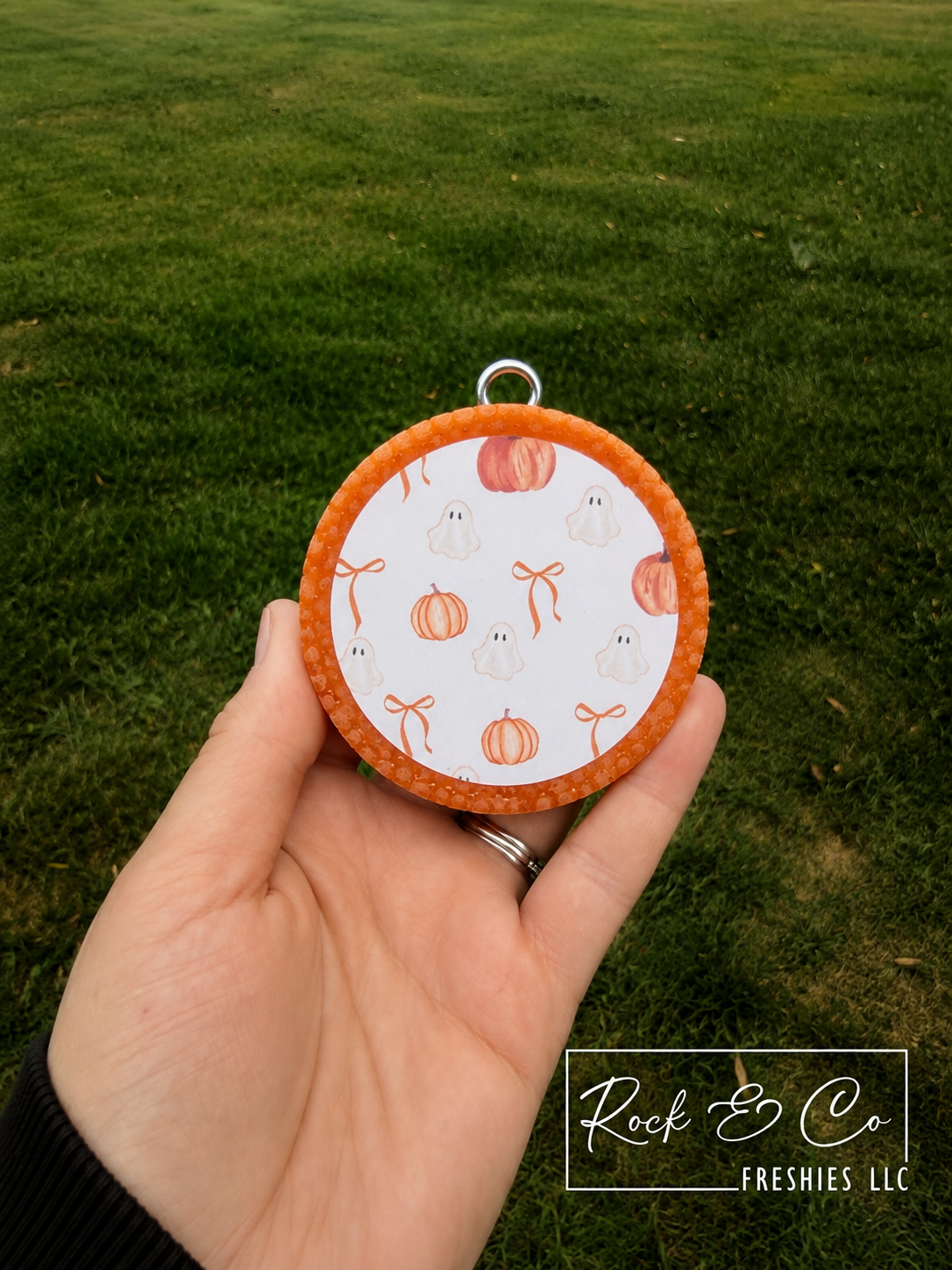 Pumpkins, Ghosts & Bows Freshie